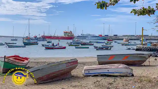 De haven van Palmeira, in een stille baai van het eiland Sal. Palmeira haven.